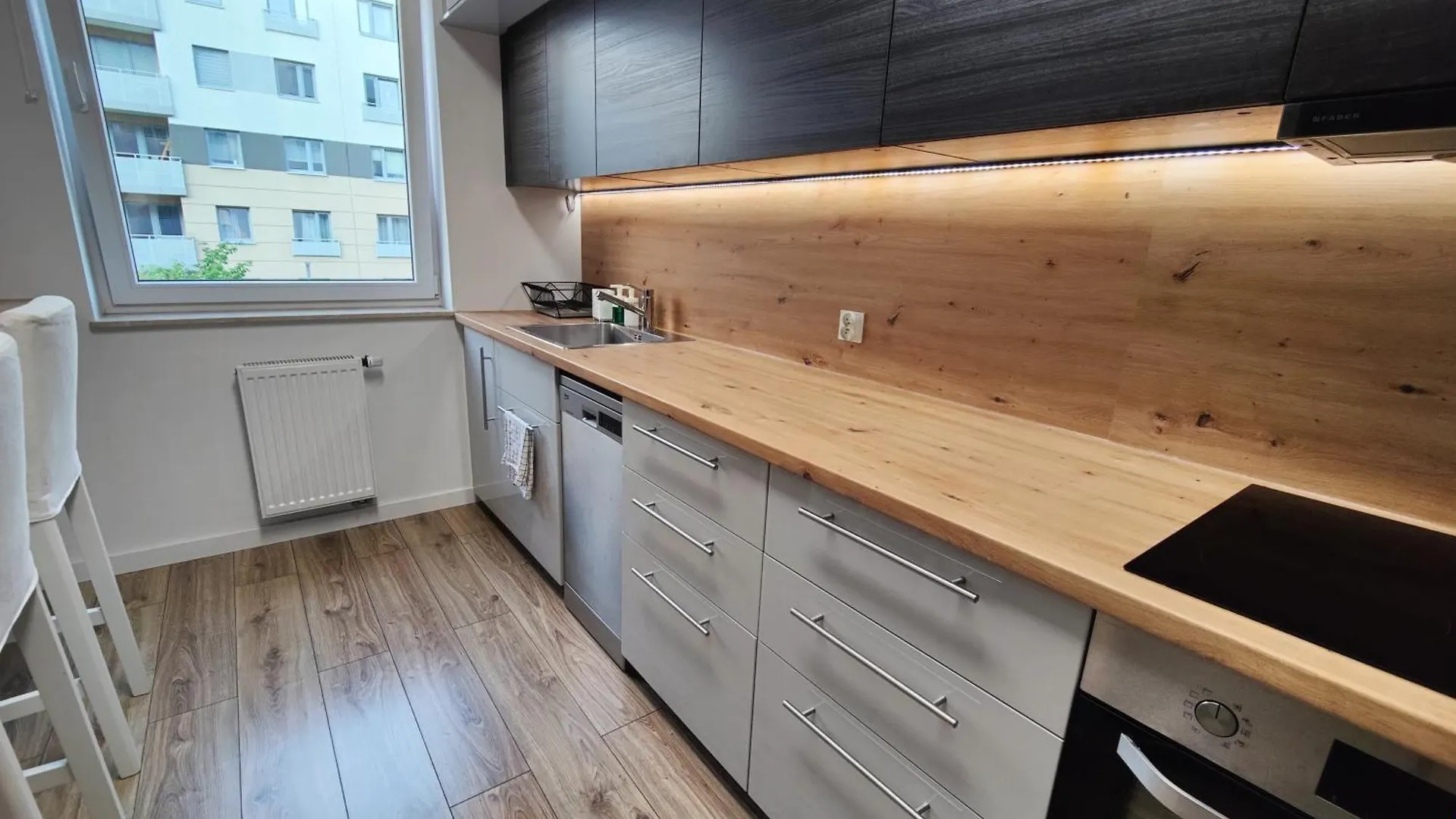 Comfortable Apart, Old Town, Free Parking, Fast Wi-Fi, Lift, Ac, Self Check-In 24H, Stare Miasto, Winda, Nowy Budynek, Garaz 0 Zl, Klimatyzacja Wrocław 0*,